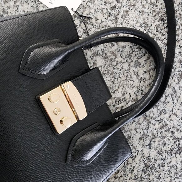 BNWT–Slightly Imperfect [ Furla Metropolis Small Tote Bag🖤] (#241) - Picture 5 of 13